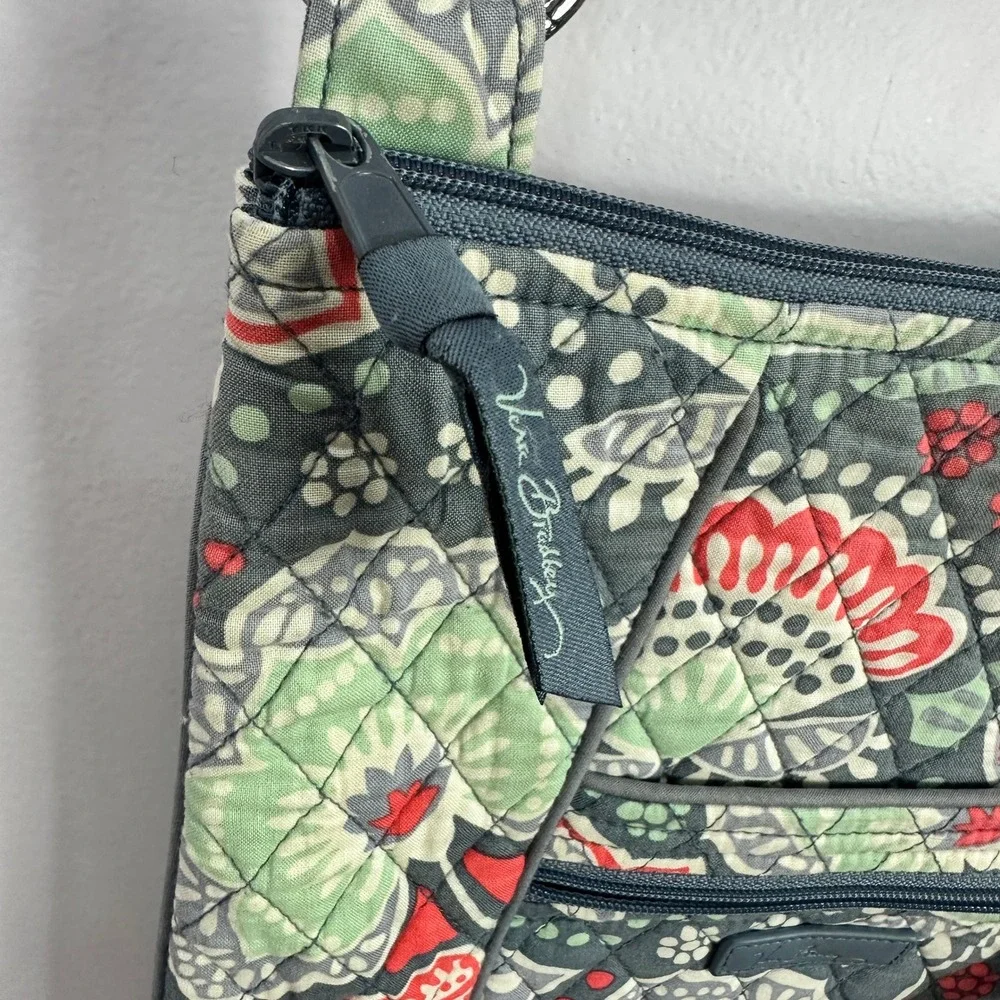 Vera Bradley Floral Crossbody Bag Adjustable Strap Travel Zip‎ Pocket Purse